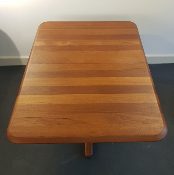 Image 1 of Mid Century Deense teakhouten eettafel