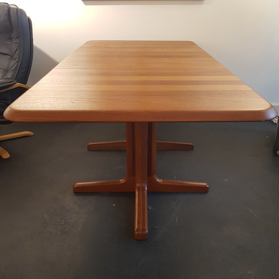 Image 1 of Mid Century Deense teakhouten eettafel