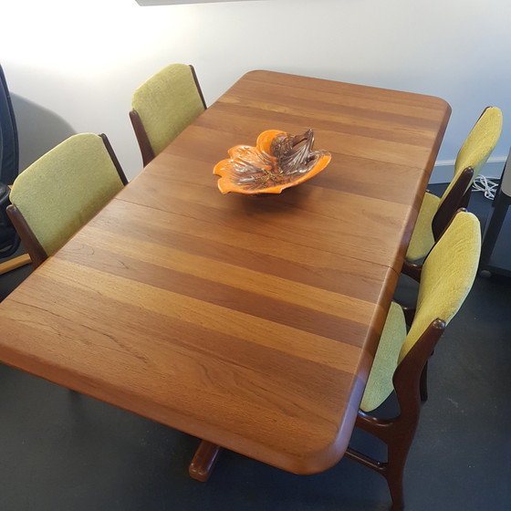 Image 1 of Mid Century Deense teakhouten eettafel