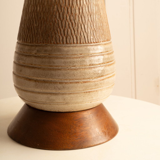  Deense lamp van keramiek en hout