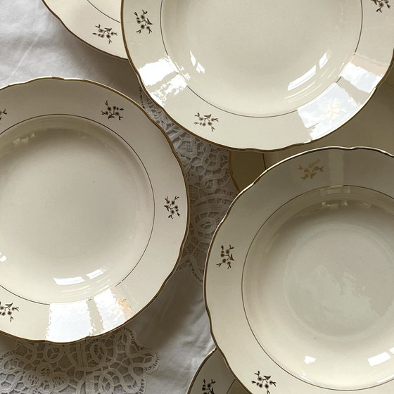 Image 1 of Set van 6 Antieke Aardewerk Soepborden Crème En Verguld Met Bloemen Villeroy Et Boch