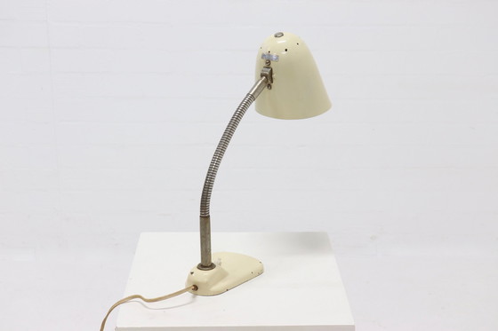 Image 1 of Duitse industriële Sis bureaulamp jaren 50