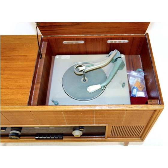 Image 1 of Vintage vinyl radiokast "Type F6S 04AR" in eiken en teak voor Philips, 1950