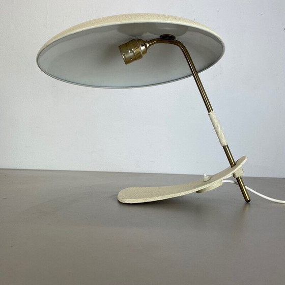 Image 1 of Vintage Bauhaus beige metalen en messing bureaulamp, Oostenrijk 1950