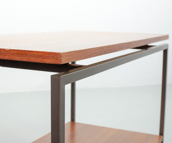 Image 1 of Minimalistische Stiemsma Mobiele Bijzettafel / Trolley met twee Teak lagen op een zwart stalen frame. Nederland