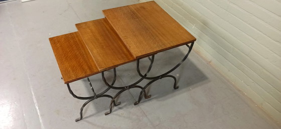 Image 1 of Houten tafelblad en smeedijzeren poten Set van Nesting Tables
