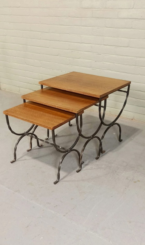 Image 1 of Houten tafelblad en smeedijzeren poten Set van Nesting Tables