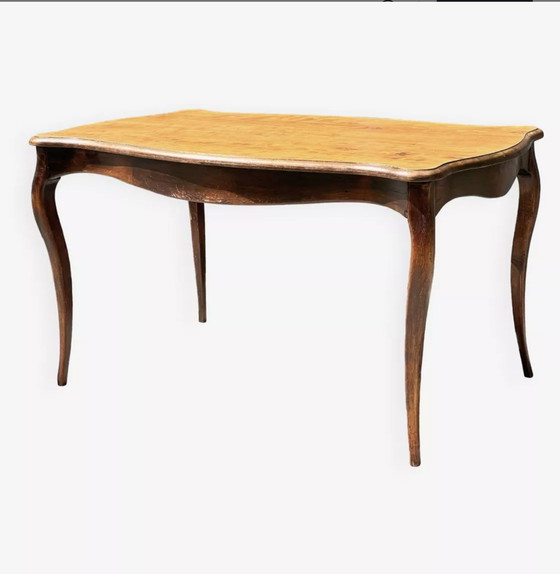 Image 1 of Massief houten tafel met gebogen poten Frankrijk