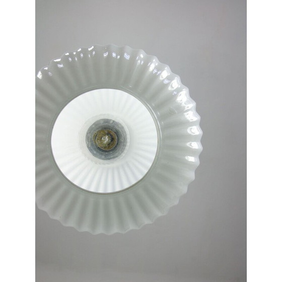Image 1 of Vintage opaal glas en messing hanglamp