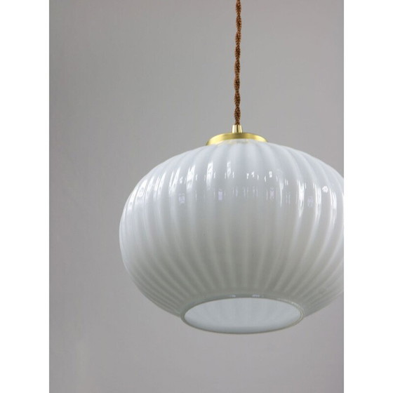 Image 1 of Vintage opaal glas en messing hanglamp