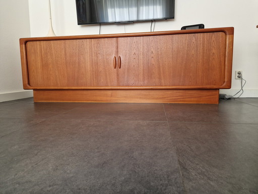 Dyrlund dressoir met tambourdeuren