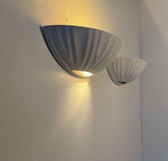 Image 1 of 2X Witte Matte Schelp Wandlampen - Frankrijk 1970