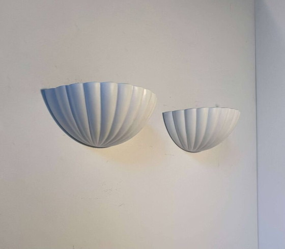 Image 1 of 2X Witte Matte Schelp Wandlampen - Frankrijk 1970