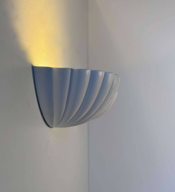 Image 1 of 2X Witte Matte Schelp Wandlampen - Frankrijk 1970