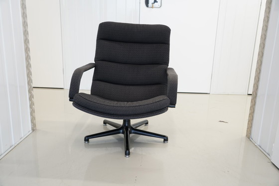 Image 1 of Artifort f142 fauteuil