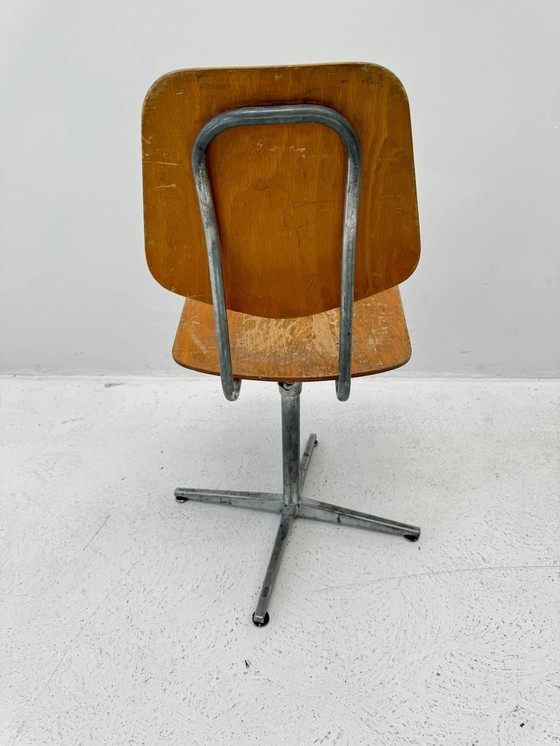 Image 1 of Old-school draaistoel in vintage stijl