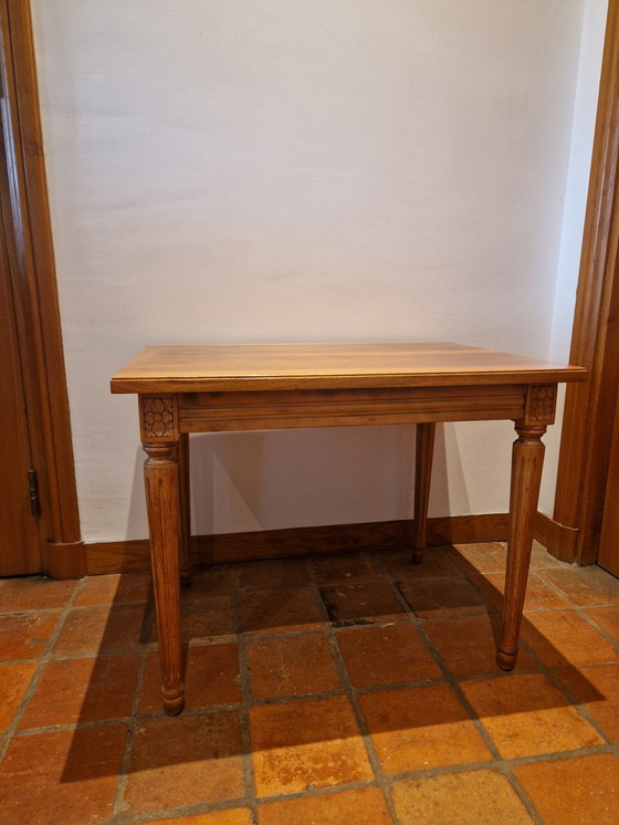 Image 1 of Set Van 2 Bijzettafels French Louis Xvi Style Walnut Tables