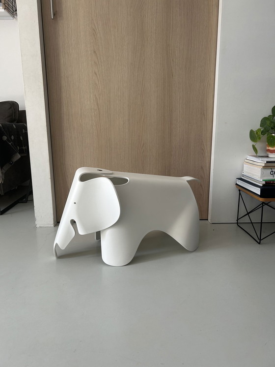 Image 1 of Vitra Eames Elephant Wit