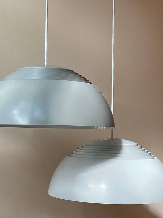 Image 1 of Louis Poulsen AJ Royal Hanger Grijs Arne Jacobsen Lamp