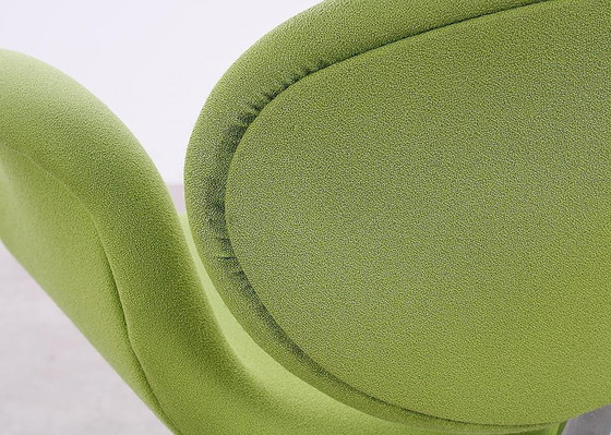 Image 1 of 2X Artifort Little Tulip Fauteuil Groen