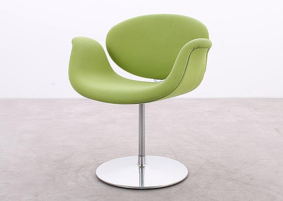 Image 1 of 2X Artifort Little Tulip Fauteuil Groen