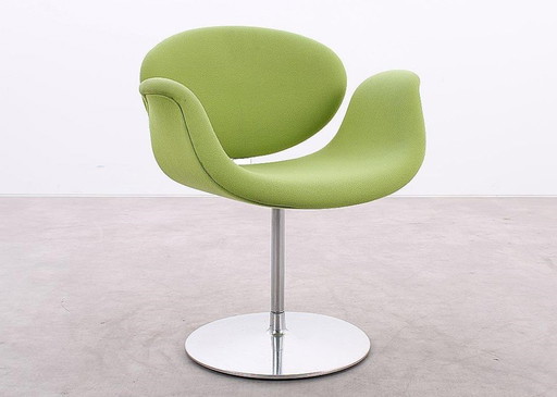 2X Artifort Little Tulip Fauteuil Groen