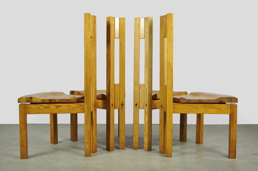 Laukaan Puu / Brutalistisch grenen eettafel stoelen (4) "Rantasipi" / Finland 1970