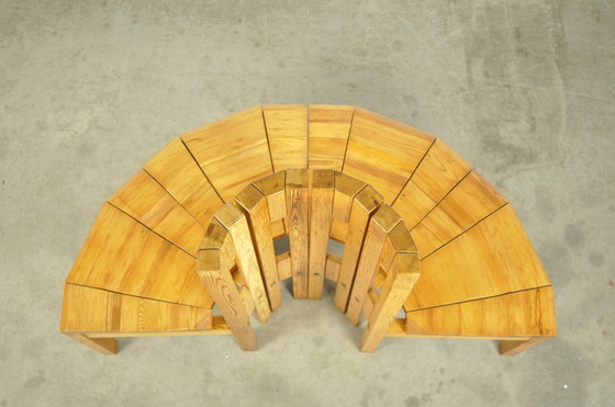 Image 1 of Laukaan Puu / Brutalistisch grenen eettafel stoelen (4) "Rantasipi" / Finland 1970