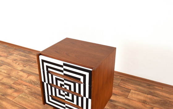 Image 1 of Mid Century Op-Art Met de hand beschilderd Deens teakhouten ladekastje, 1960S.