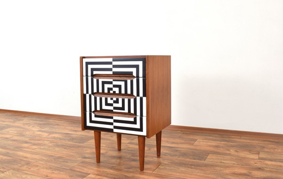 Image 1 of Mid Century Op-Art Met de hand beschilderd Deens teakhouten ladekastje, 1960S.