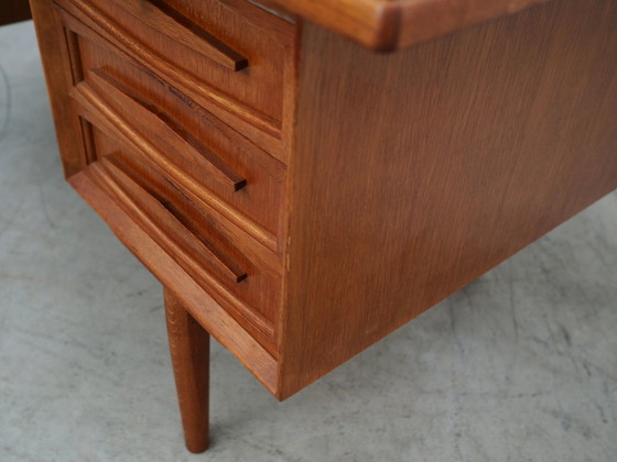 Image 1 of Eikenhouten bureau, Deens ontwerp, 1960S, Productie: Denemarken