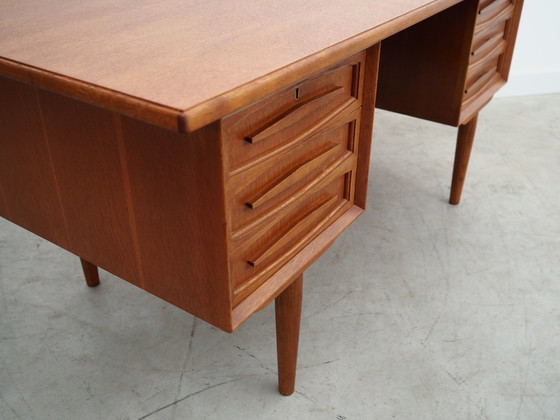 Image 1 of Eikenhouten bureau, Deens ontwerp, 1960S, Productie: Denemarken