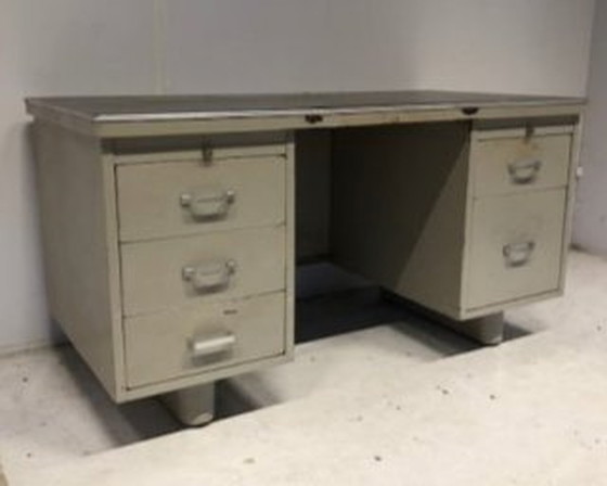 Image 1 of Retro Metalen Stalen Fifties Gispen Bureau Desk Dubbel Voetstuk