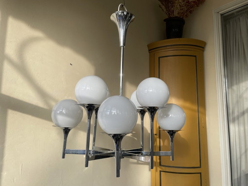 Lamp Hanglamp Vintage Jaren 60 Verchroomd 8 Arms Witte Bollen Frans