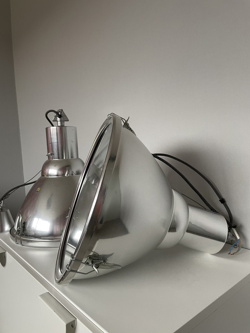 Ef Frantzen Lampset 2 Stuks Hanglampen Aluminium.