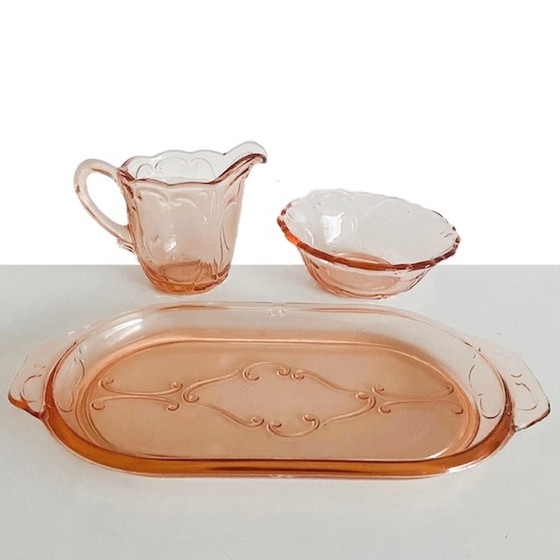 Image 1 of Art deco roze glas roomstel met serveerblad 1930's