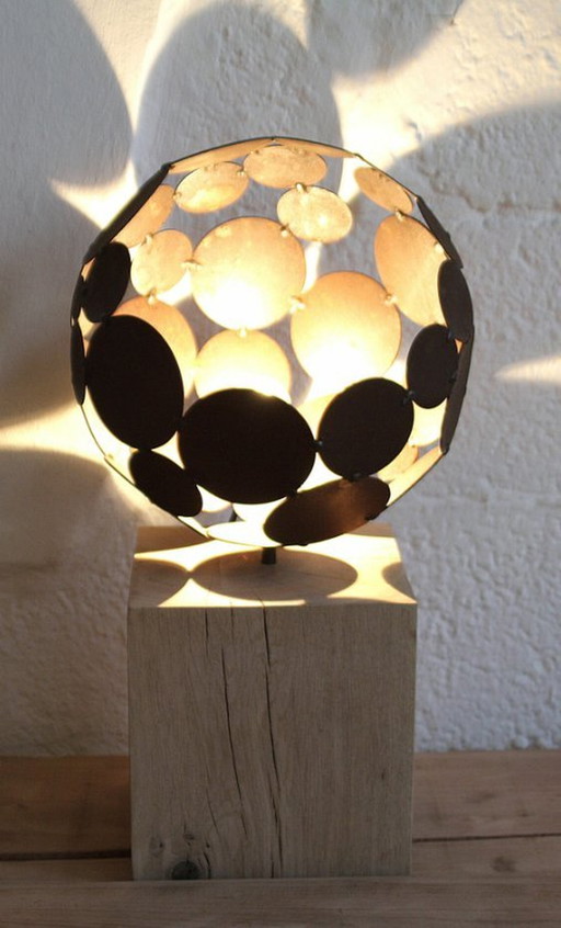 Stefan Traloc, Indoor Globe Light