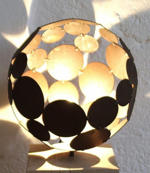 Stefan Traloc, Indoor Globe Light