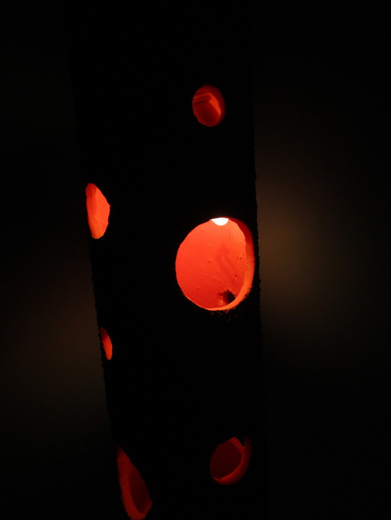 Image 1 of Mid Century Duitse  Grote Cilindrische Gebroken Rood-Oranje Lamp - Jaren '70 