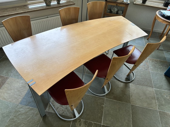 Image 1 of Harvink Tafel Tobio & 6 Memphis Milano Stoelen