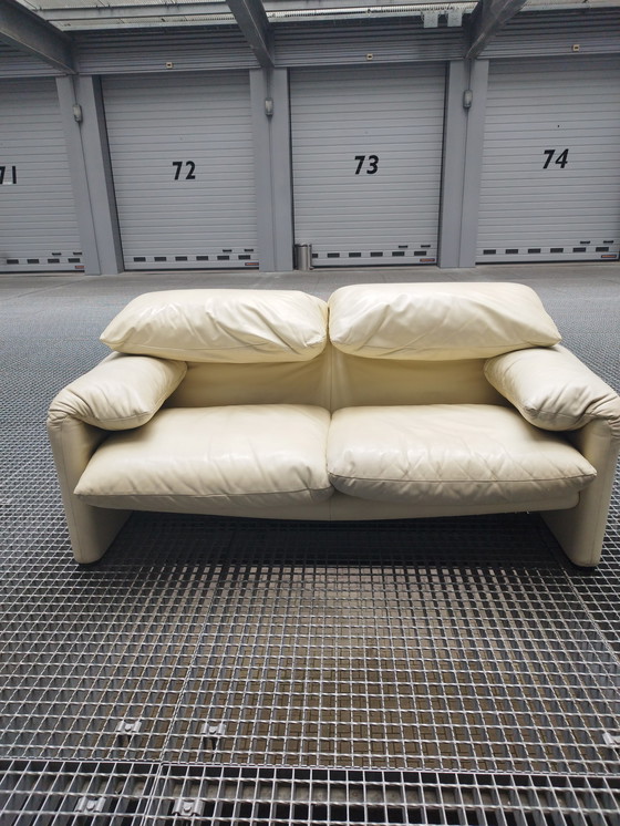 Image 1 of Cassina Maralunga 2 zits creme/geel