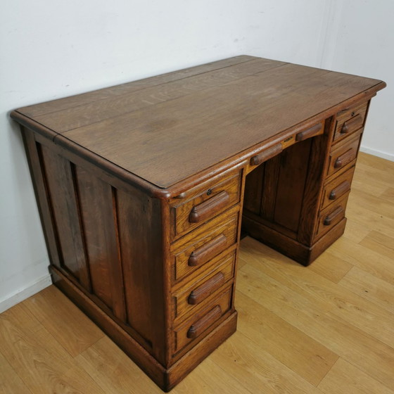 Image 1 of Antiek, Vintage Eiken Bankiersbureau,  Houten Bureau, Buro