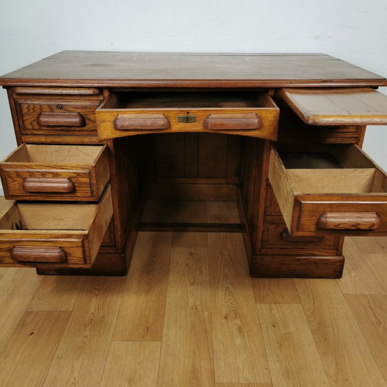 Image 1 of Antiek, Vintage Eiken Bankiersbureau,  Houten Bureau, Buro