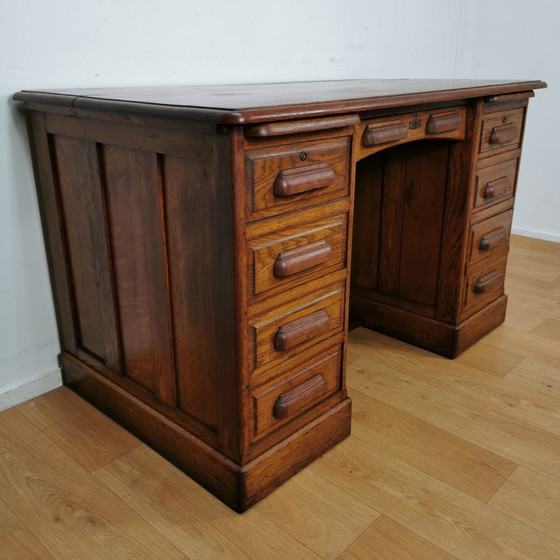 Image 1 of Antiek, Vintage Eiken Bankiersbureau,  Houten Bureau, Buro