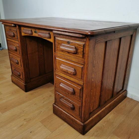 Image 1 of Antiek, Vintage Eiken Bankiersbureau,  Houten Bureau, Buro