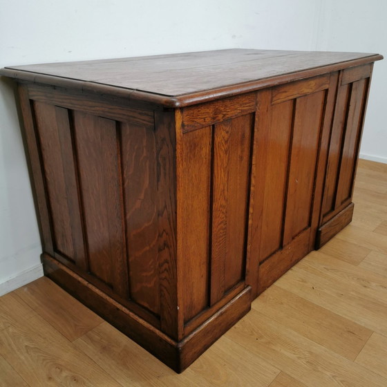 Image 1 of Antiek, Vintage Eiken Bankiersbureau,  Houten Bureau, Buro