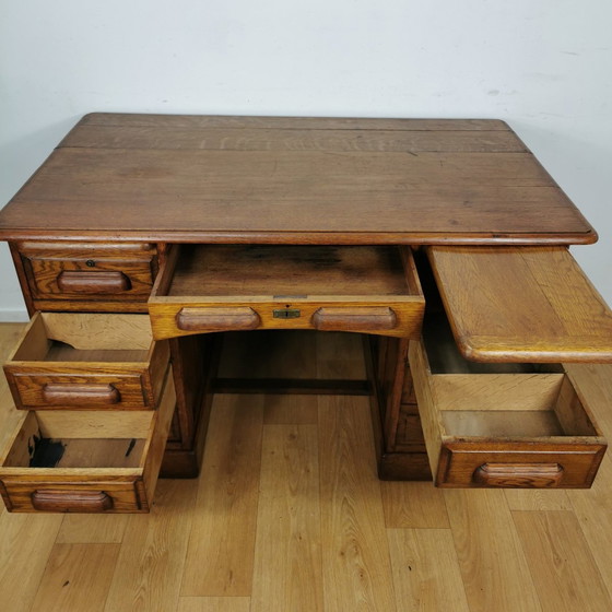 Image 1 of Antiek, Vintage Eiken Bankiersbureau,  Houten Bureau, Buro