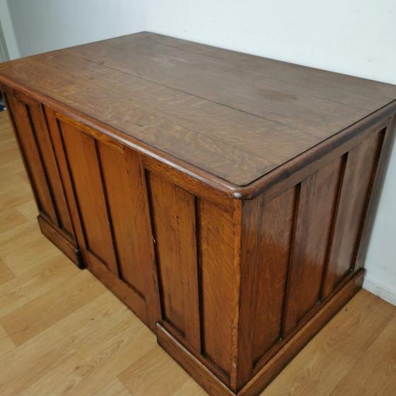 Image 1 of Antiek, Vintage Eiken Bankiersbureau,  Houten Bureau, Buro