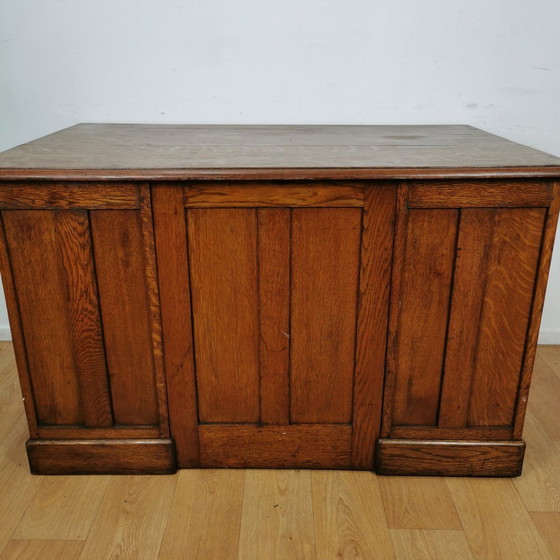 Image 1 of Antiek, Vintage Eiken Bankiersbureau,  Houten Bureau, Buro