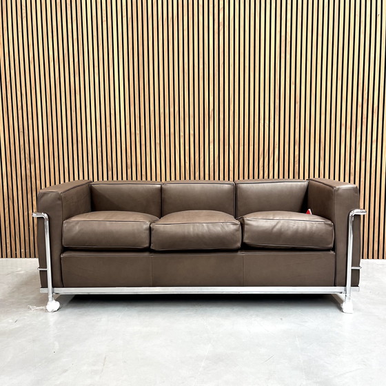 Image 1 of Cassina LC2 bank - Le Corbusier Mocca leder